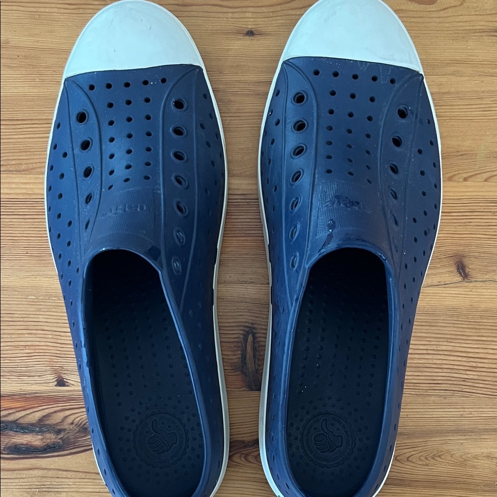 Native Jefferson Navy Blue Slip-On Shoes, size 11 Men